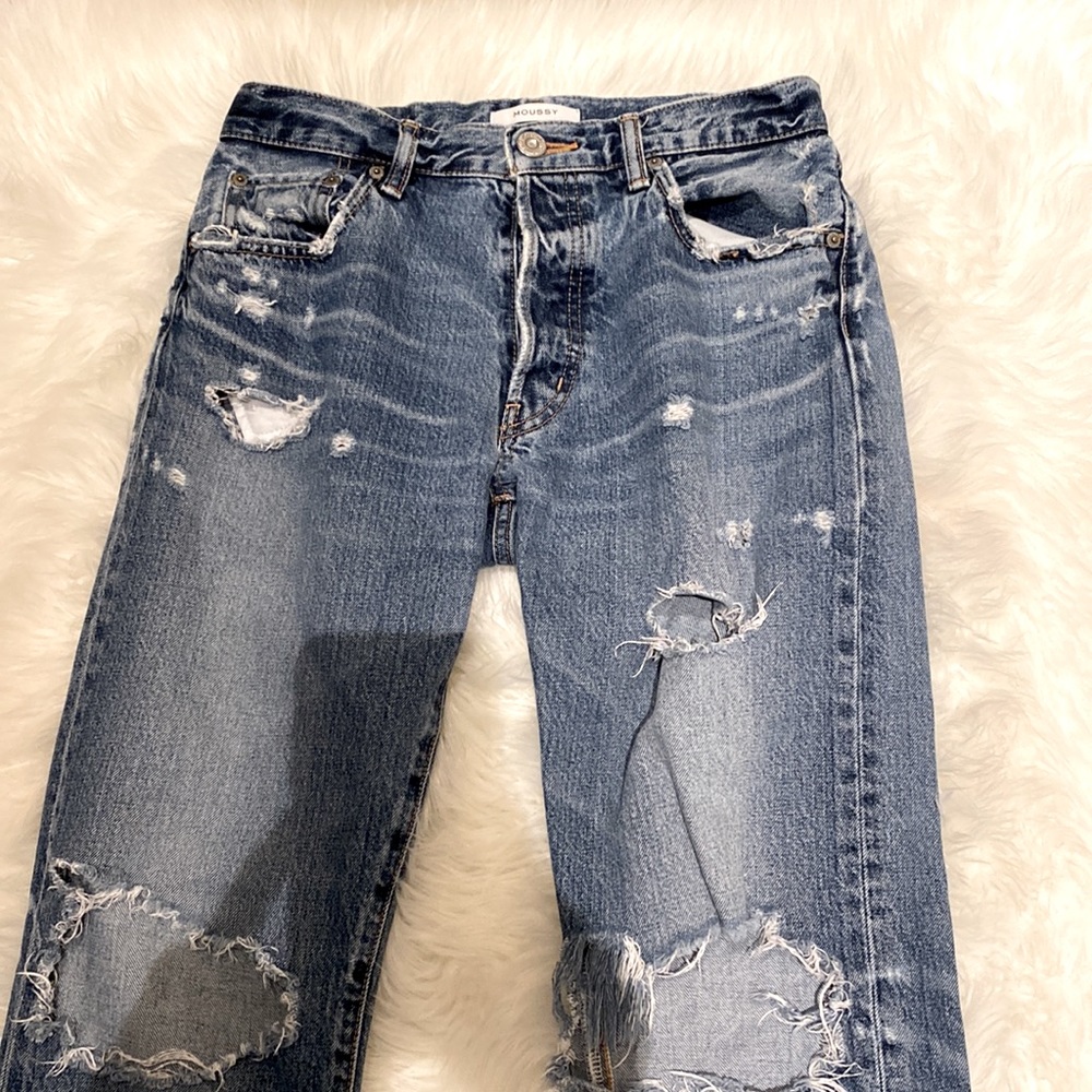 MOUSSY